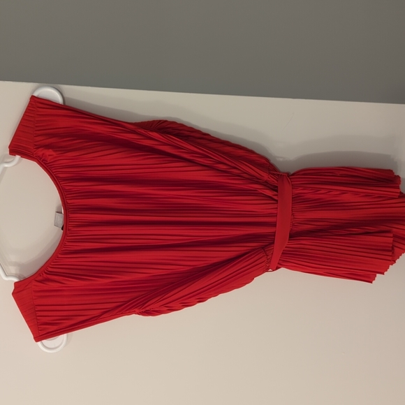 Red tie top - Picture 2 of 6